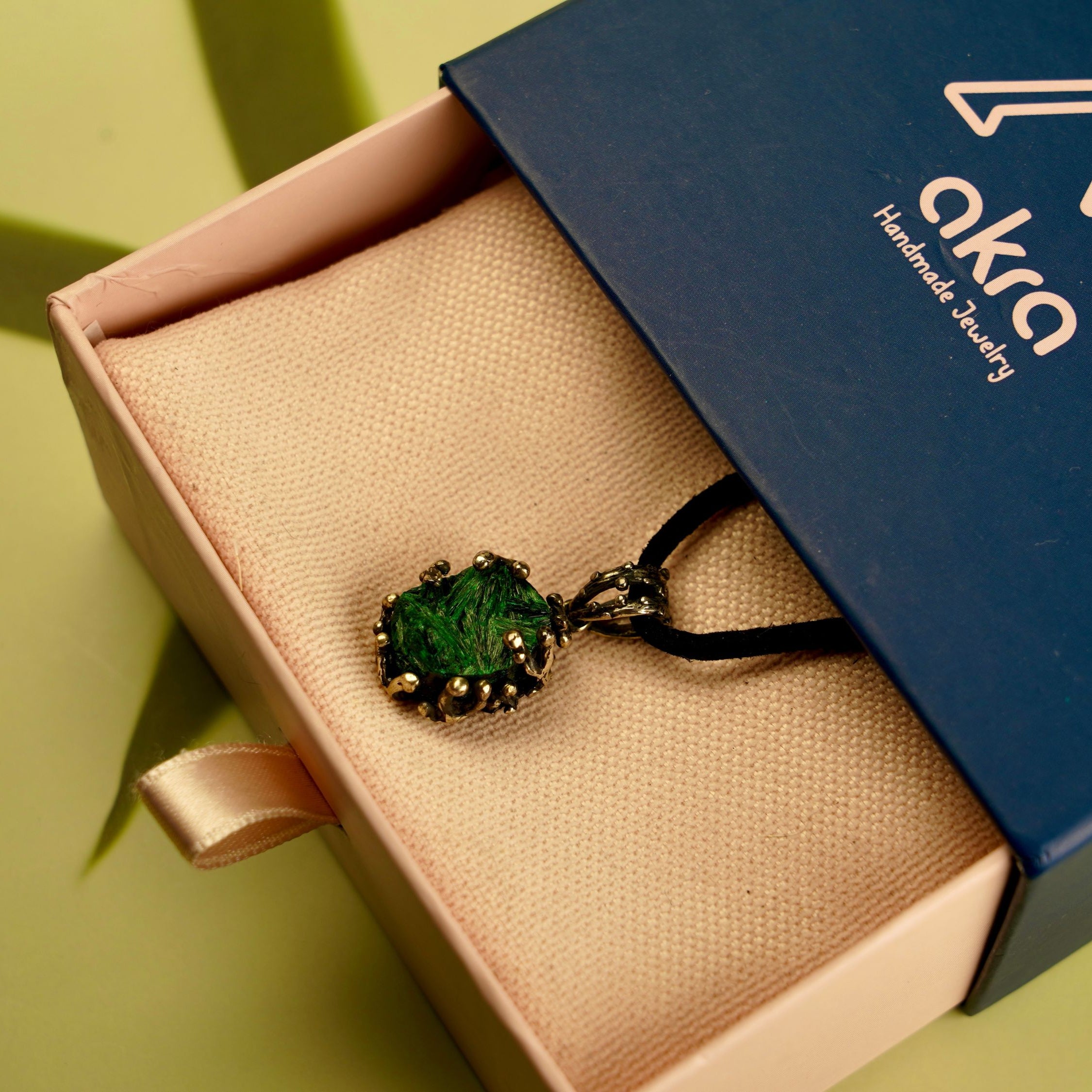 malachite necklace gift box packaging green gemstone pendant