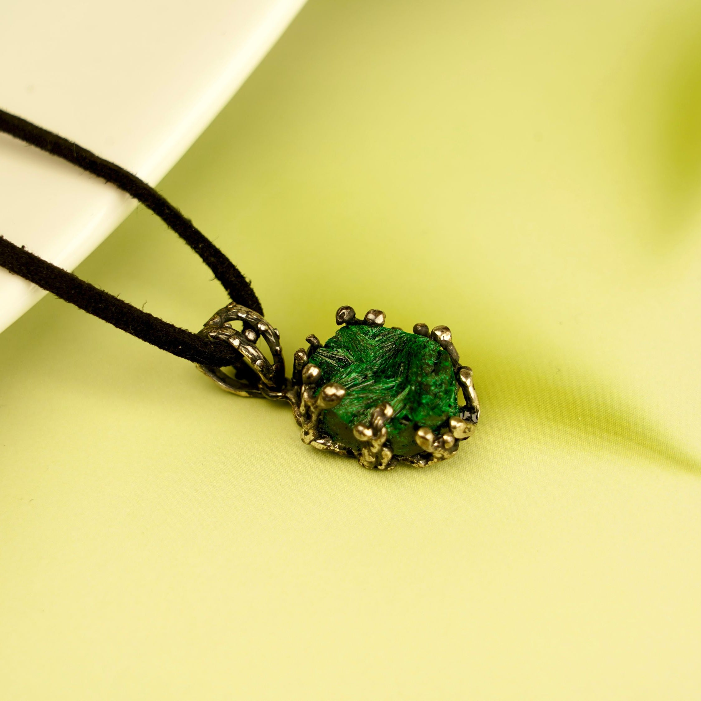 malachite pendant close up green gemstone pattern texture necklace