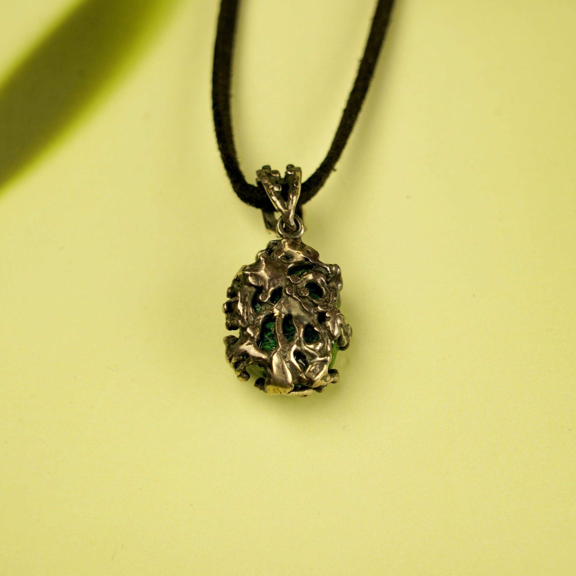 malachite pendant backside detail sterling silver necklace