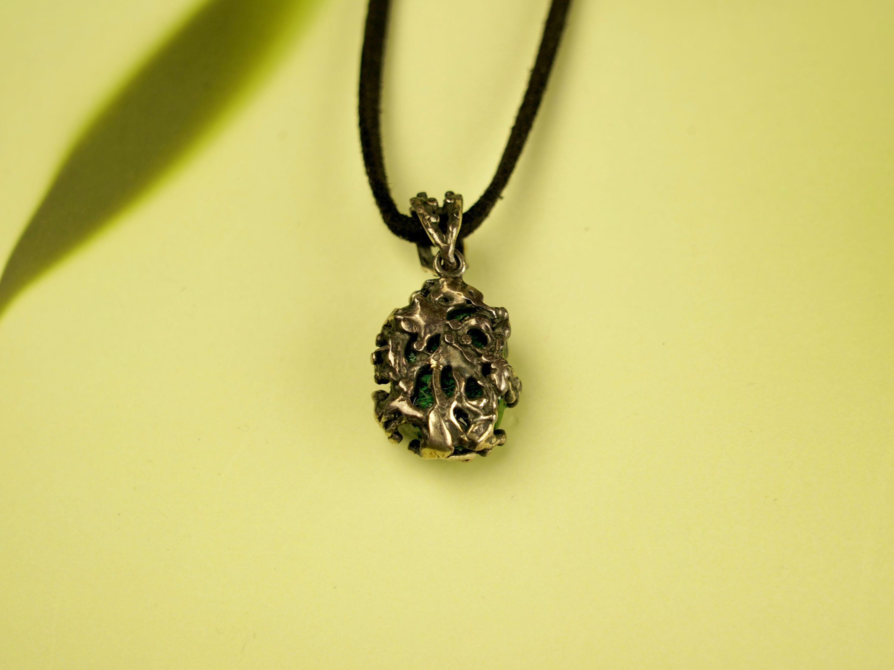 malachite pendant backside detail sterling silver necklace