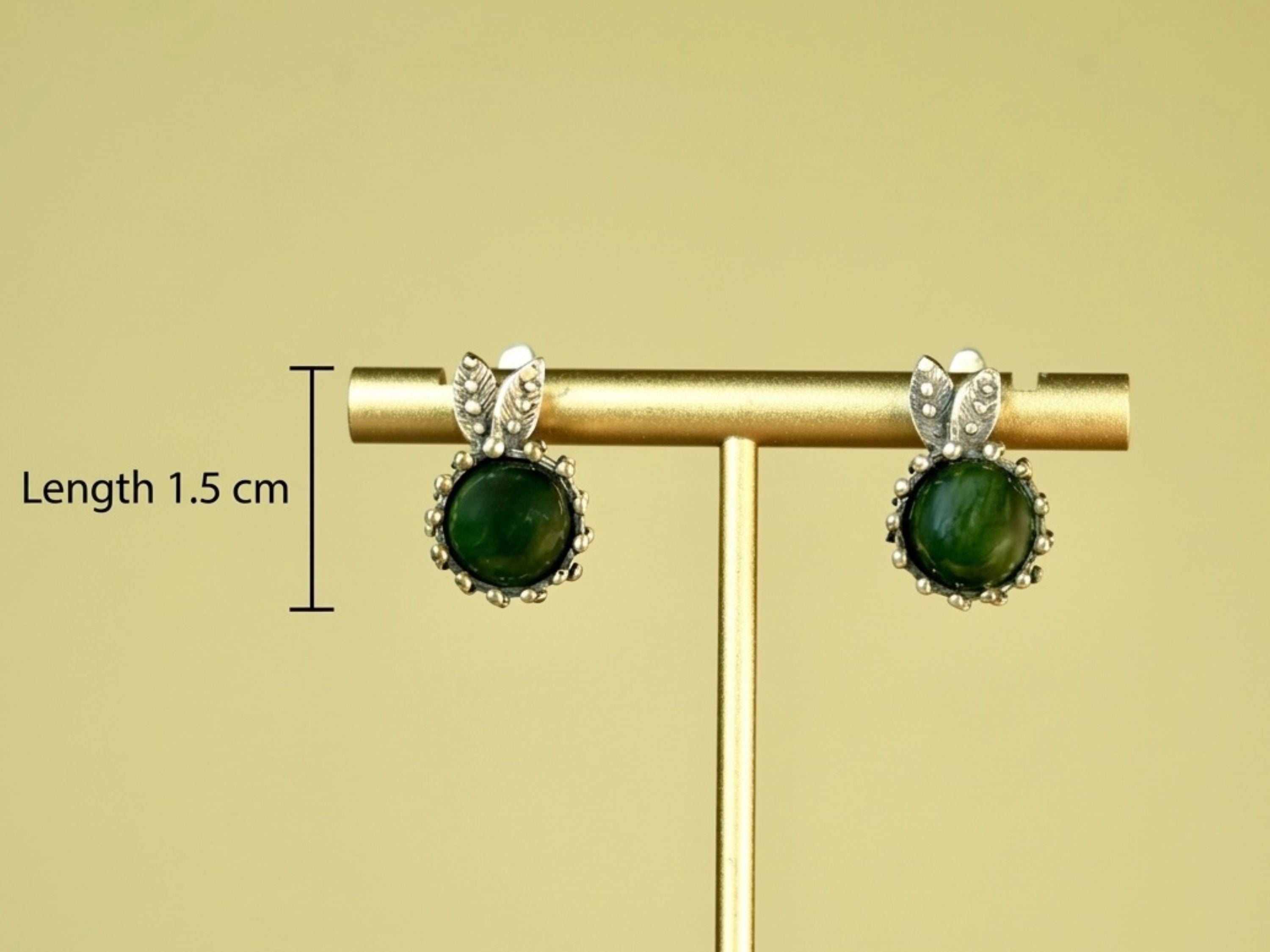 jade earrings size reference 1.5 cm green gemstone silver earrings