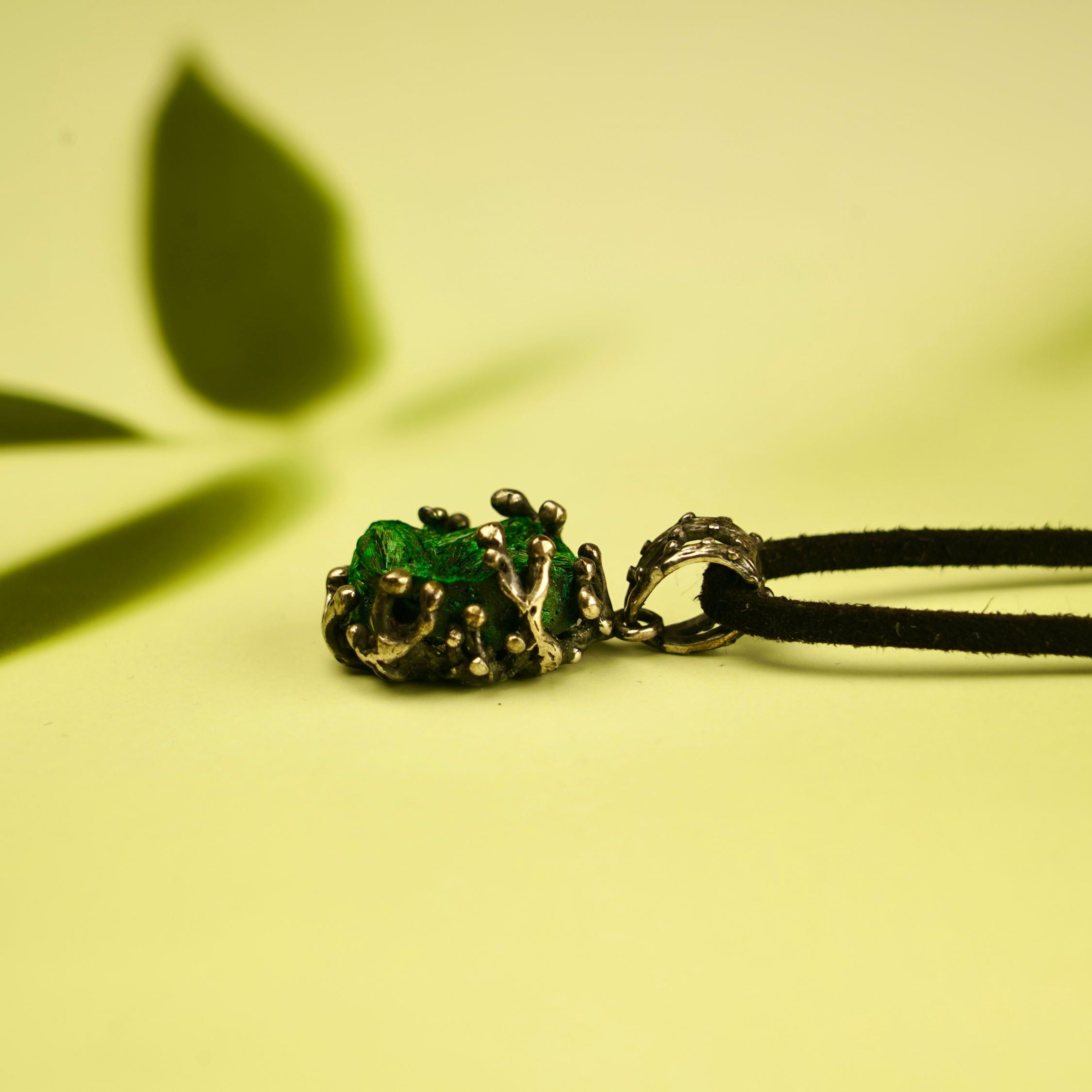 malachite necklace detailed view green gemstone texture jewelry
