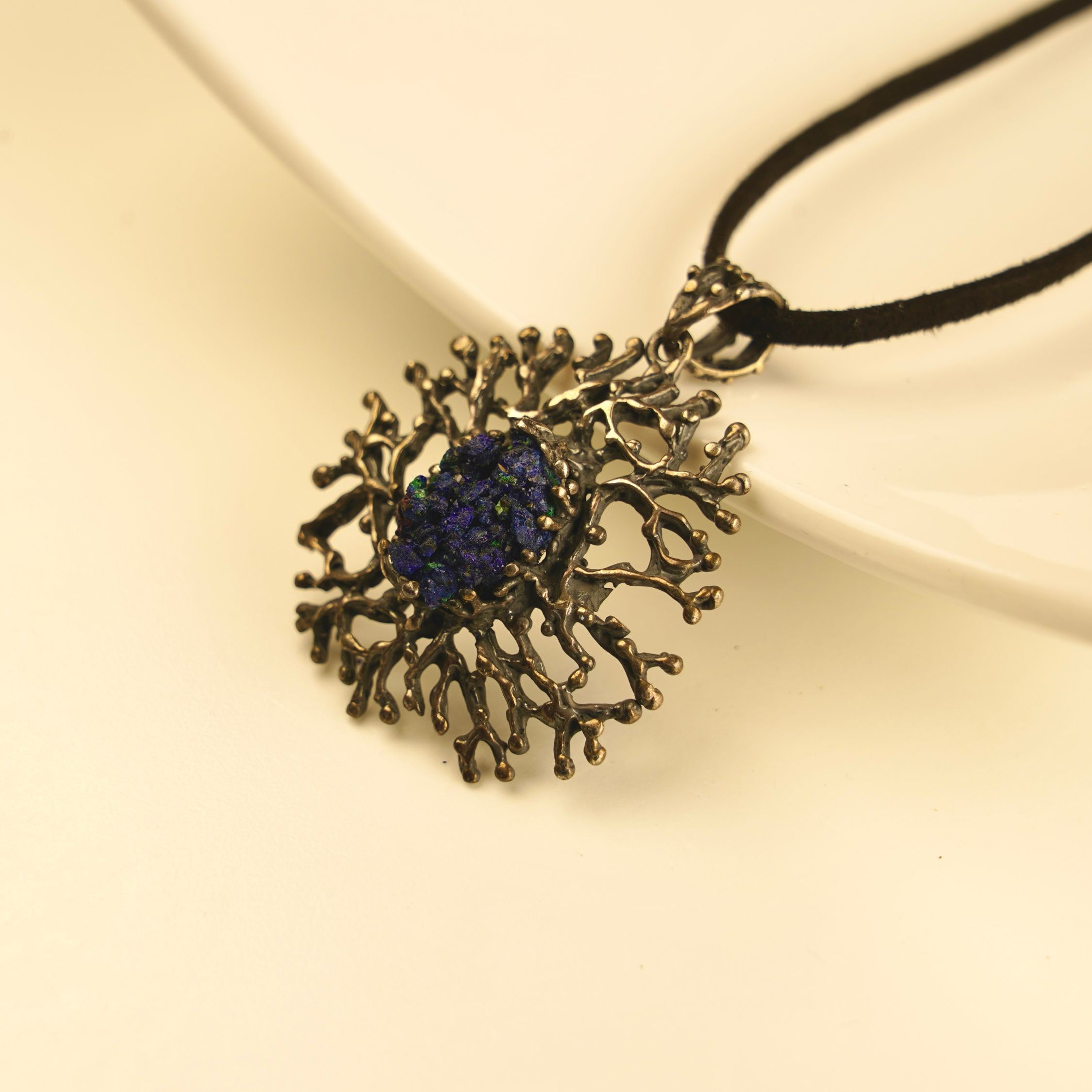 lapis lazuli pendant elegant blue gemstone silver necklace design