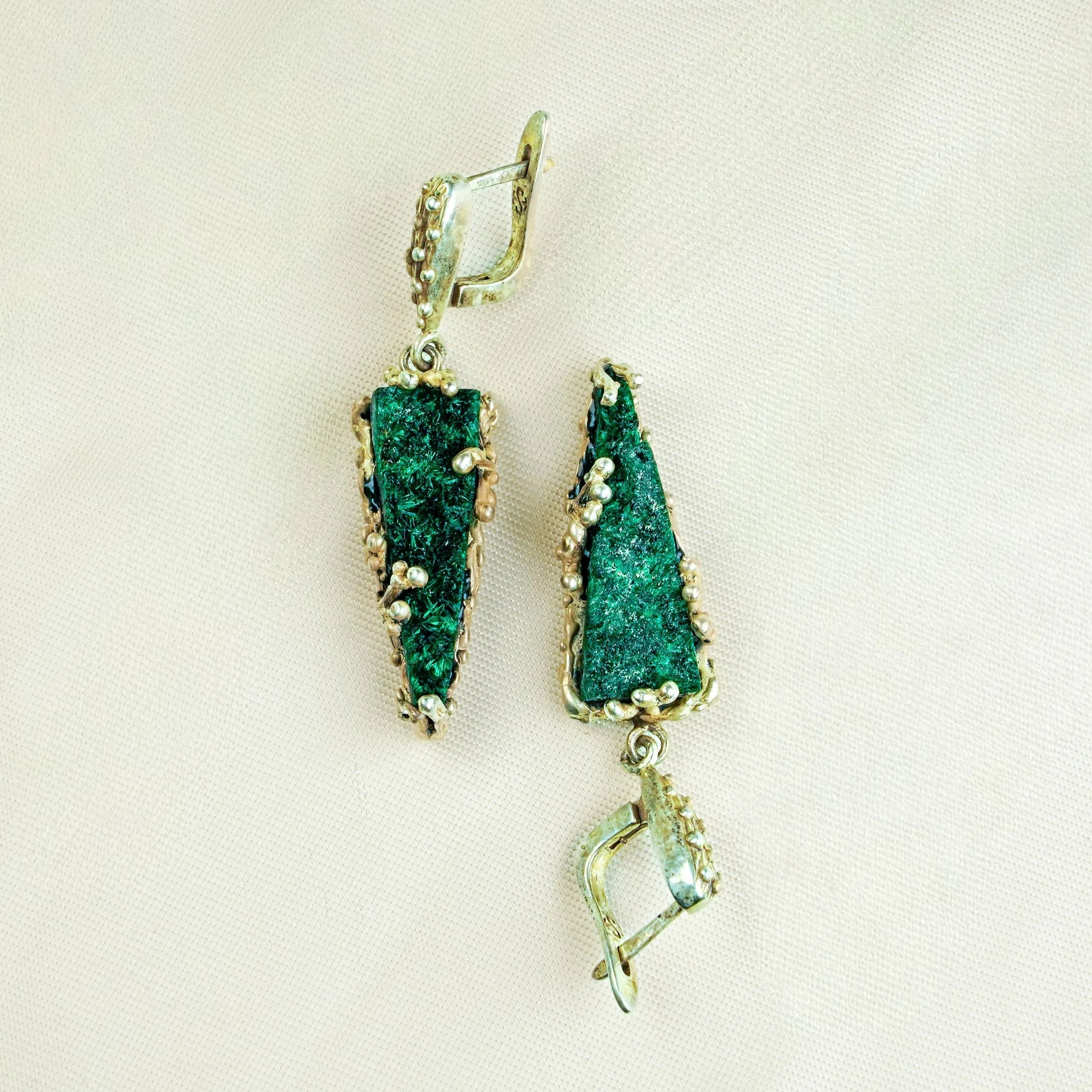 Leverback closure detail malachite earrings sterling silver back mechanism