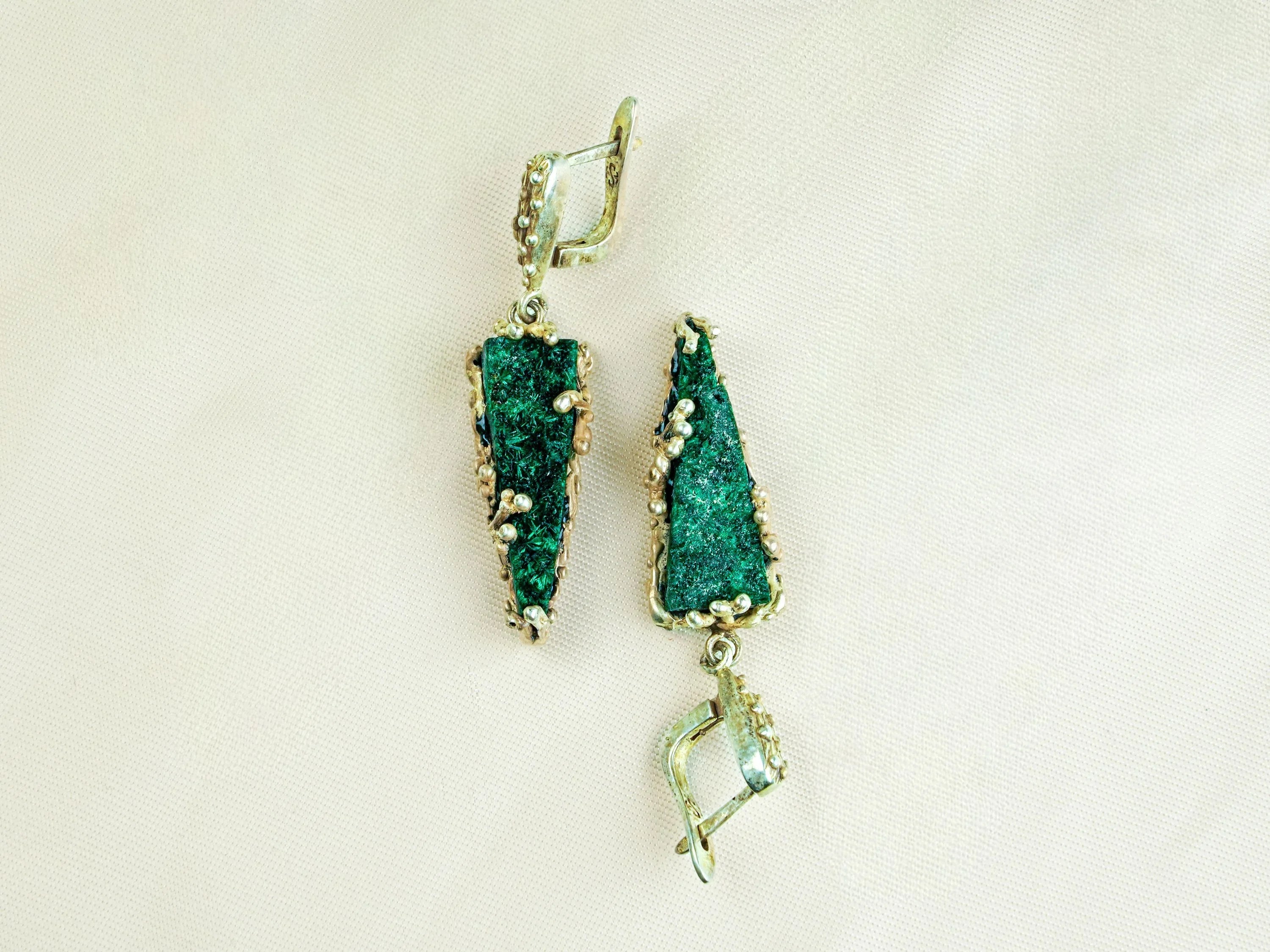 Leverback closure detail malachite earrings sterling silver back mechanism