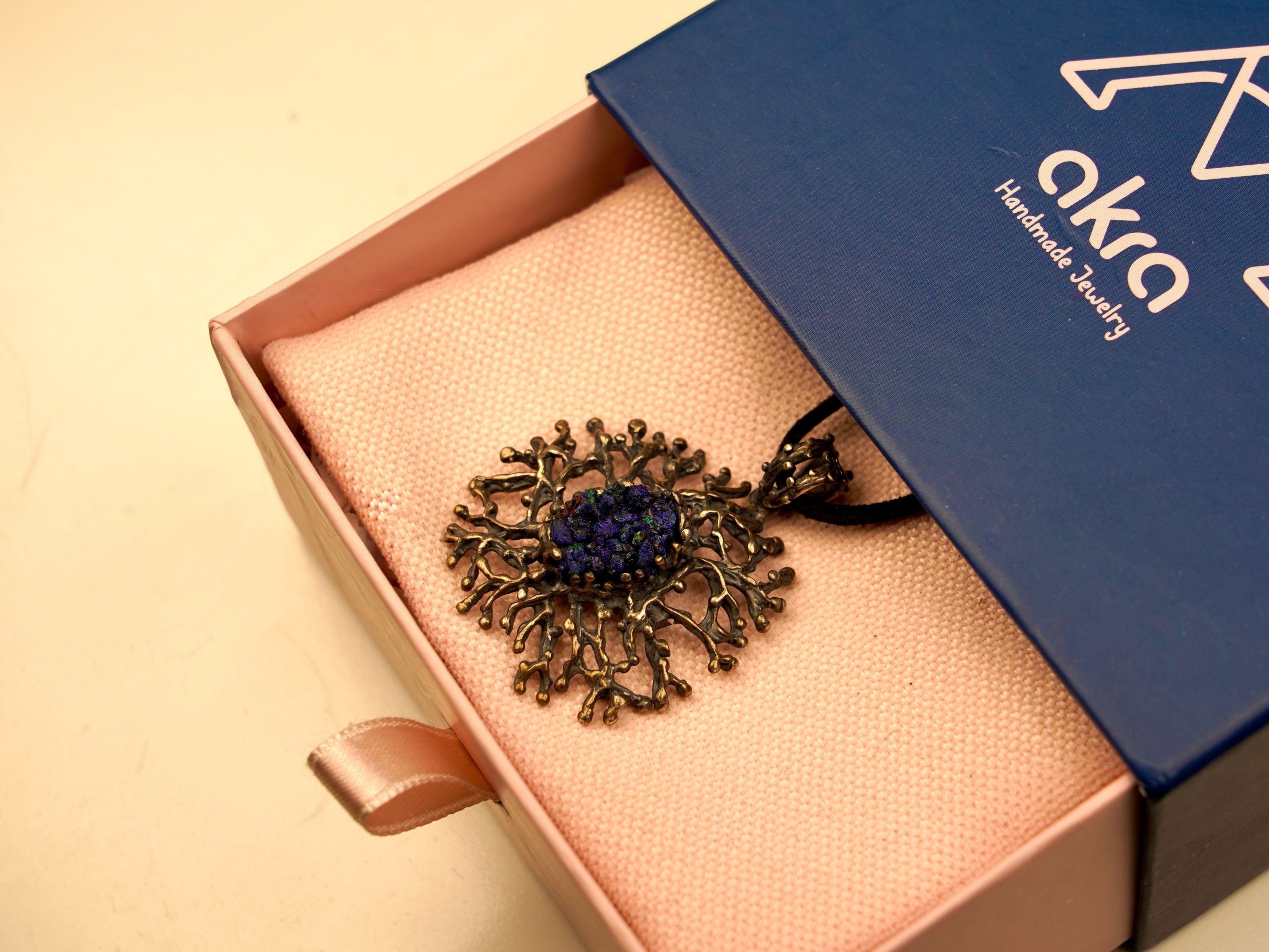 lapis lazuli necklace gift box packaging blue gemstone pendant