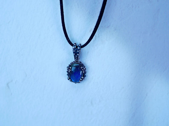 Blue Flash Labradorite Pendant Necklace in Silver