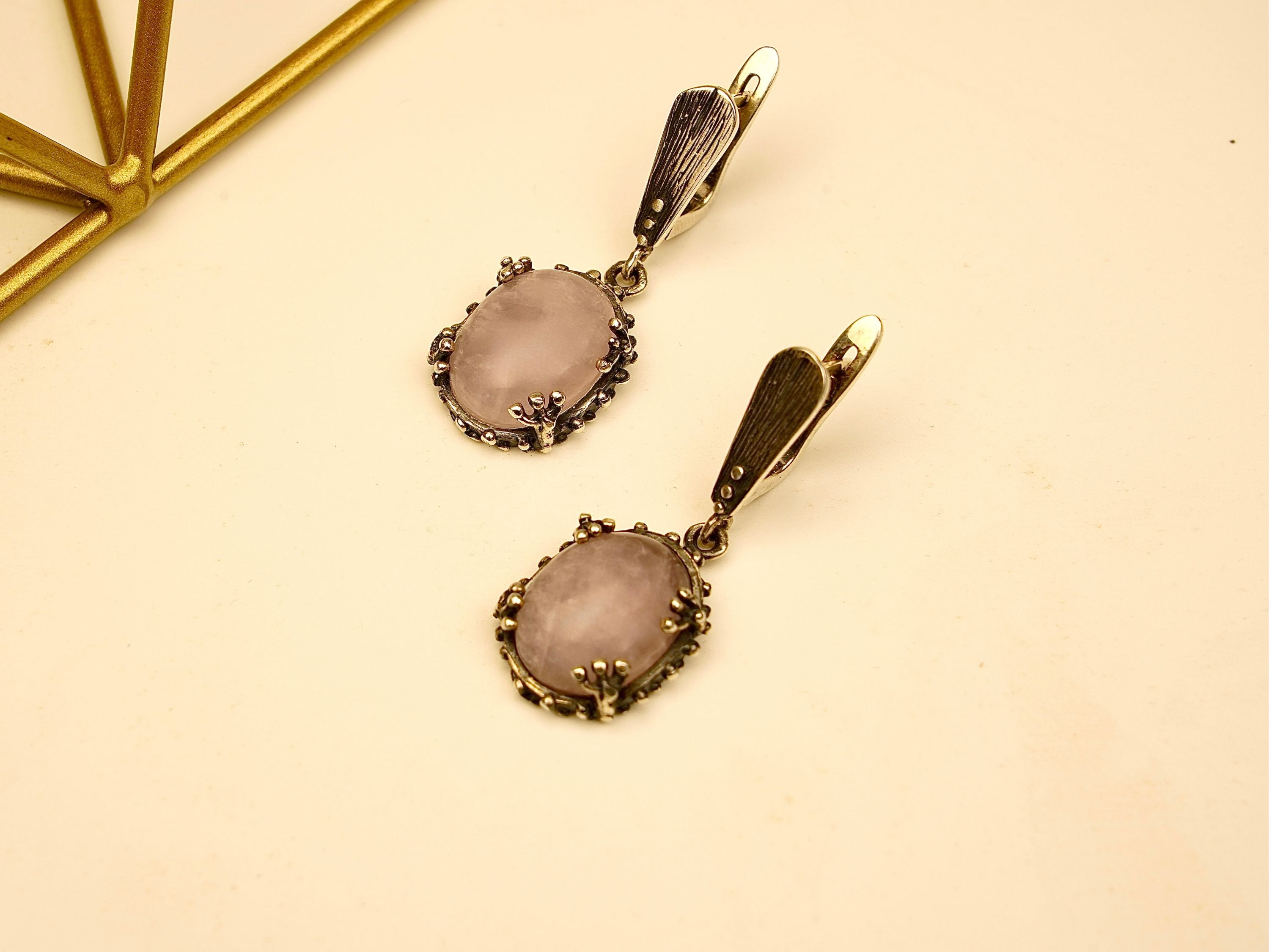 rose quartz earrings front view, elegant silver drop earring design