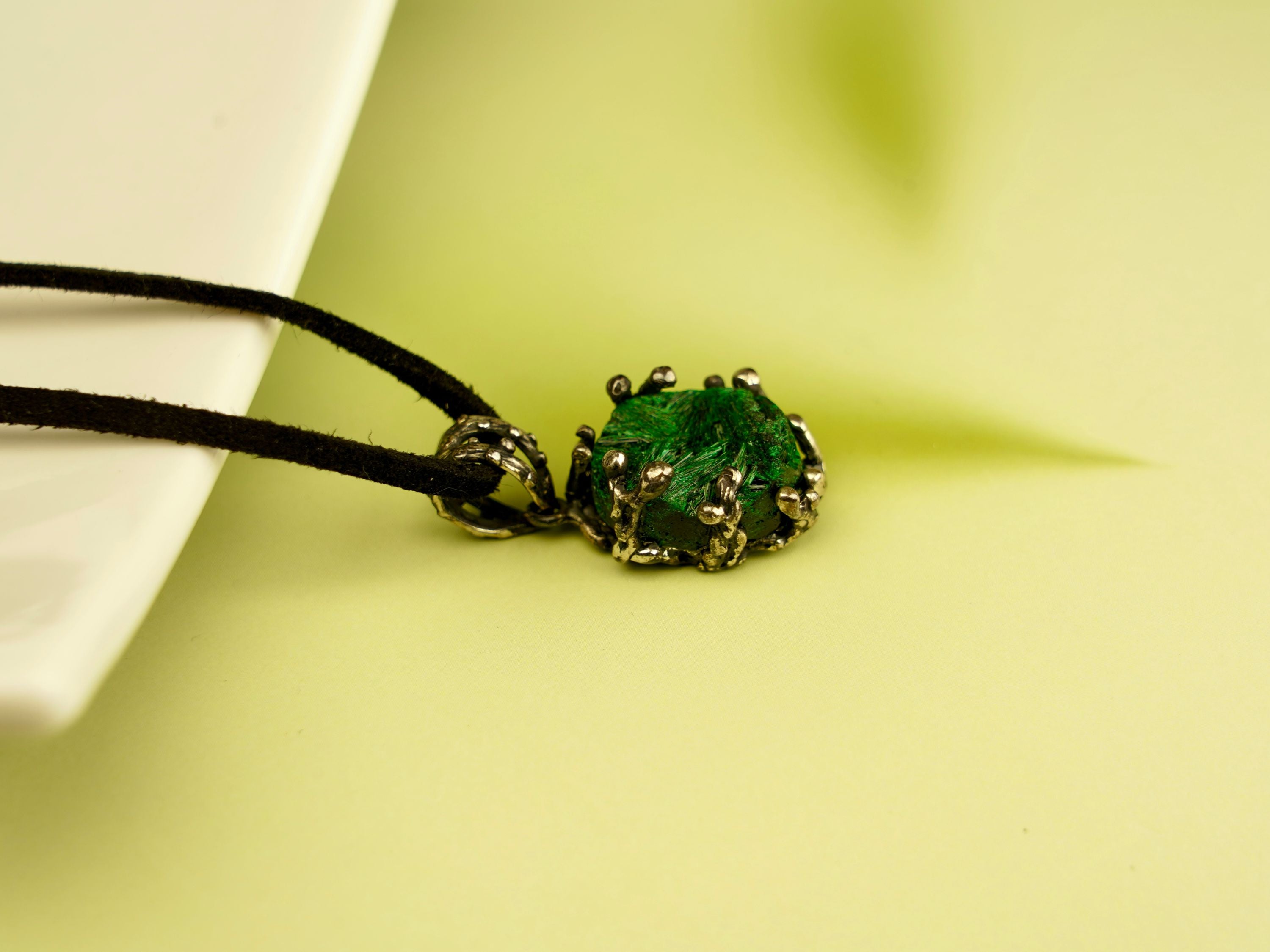malachite necklace side angle green gemstone silver pendant design