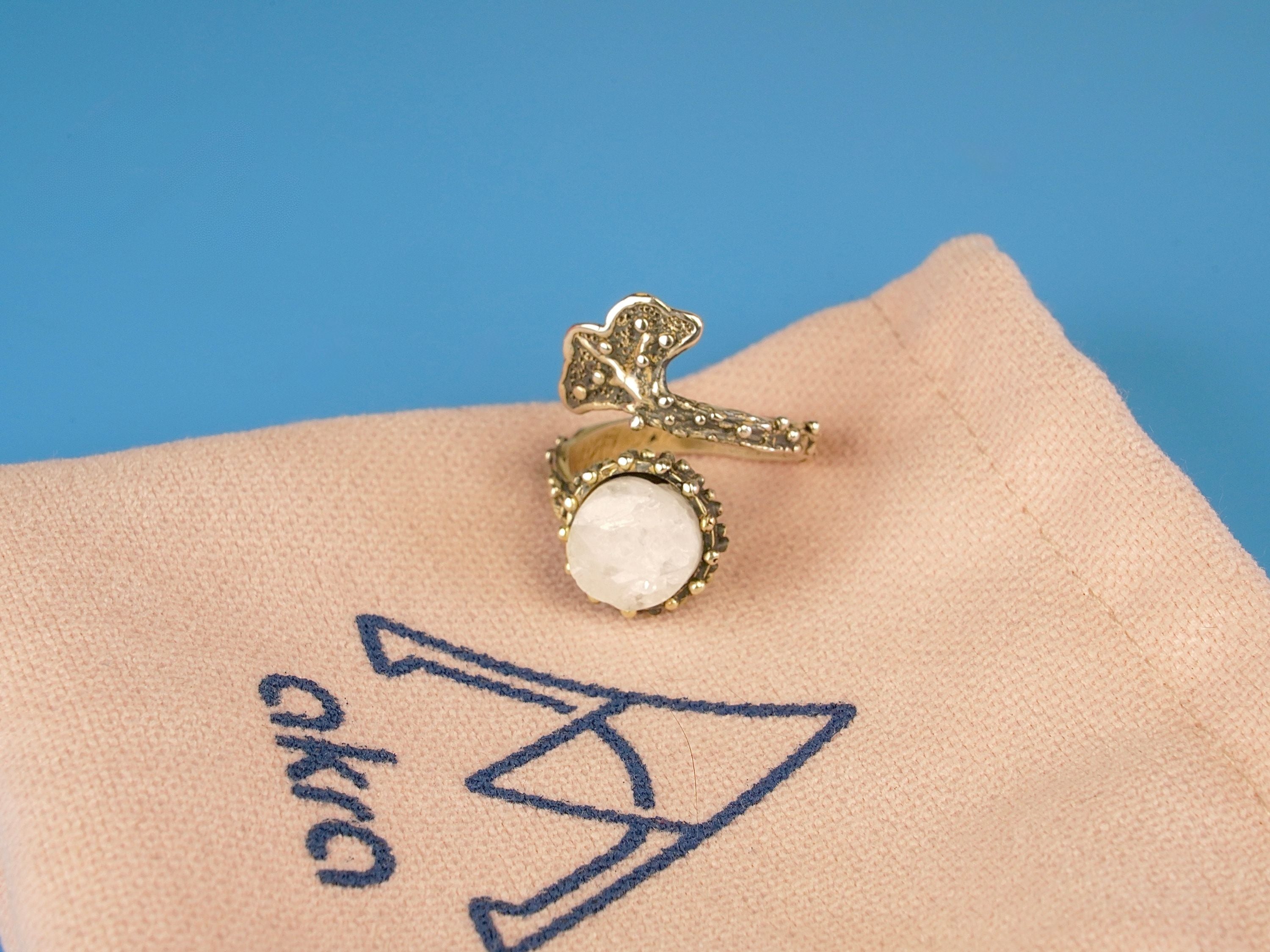 Moonstone adjustable ring craftsmanship silver setting detailed view