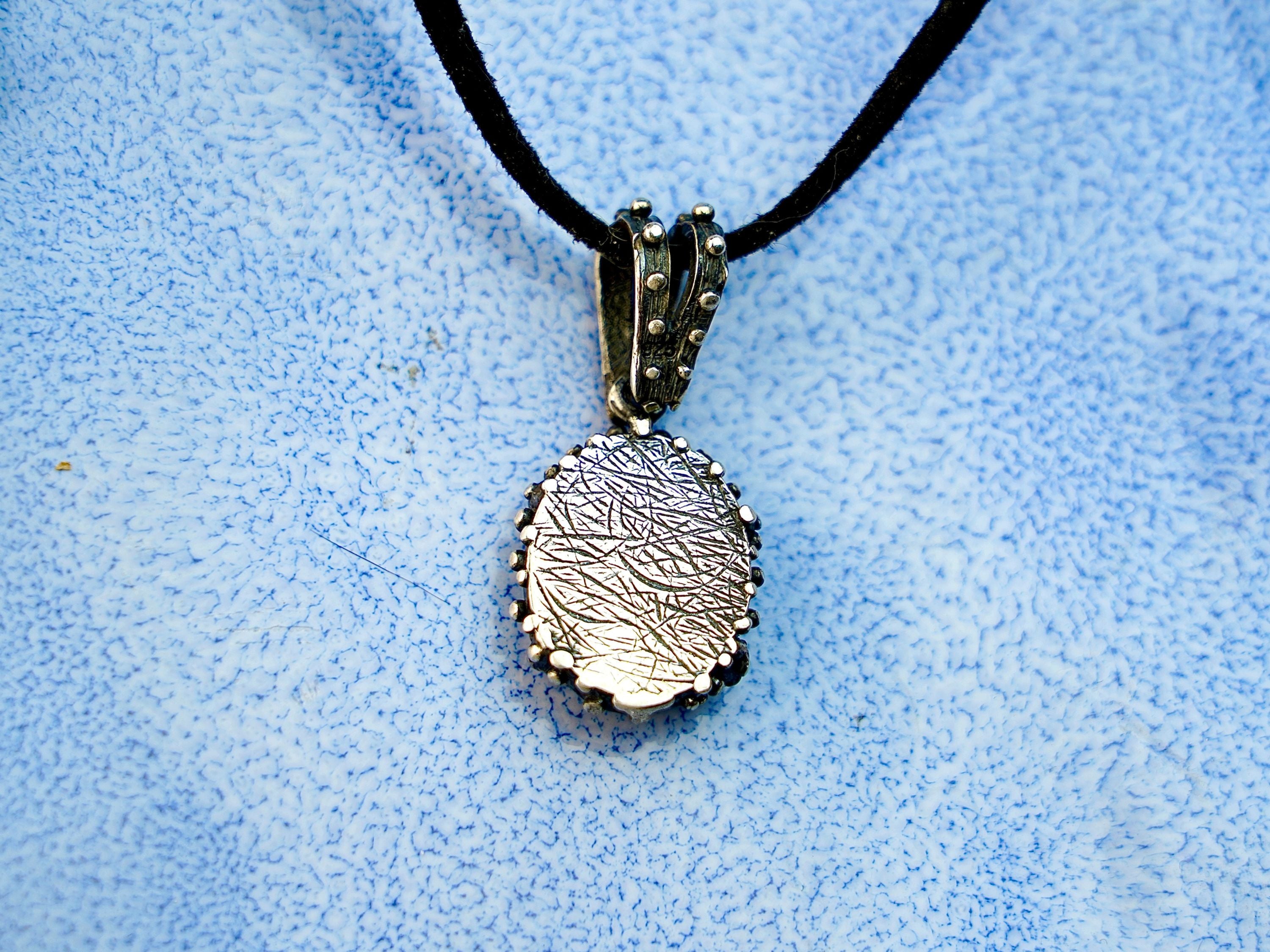Backside labradorite pendant rear view silver setting necklace detail