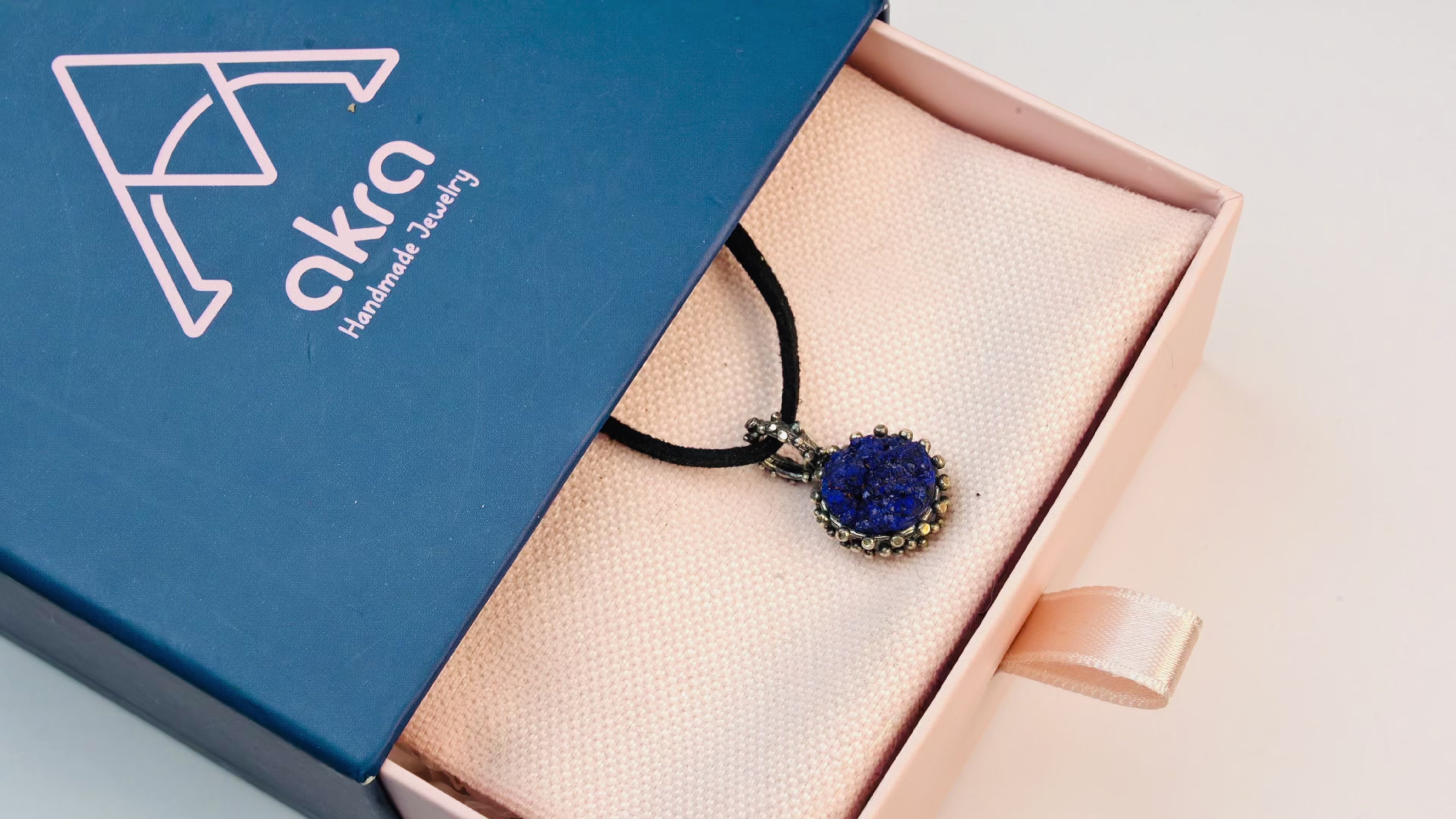 lapis lazuli necklace with elegant blue gemstone in sterling silver, refined minimal jewelry look