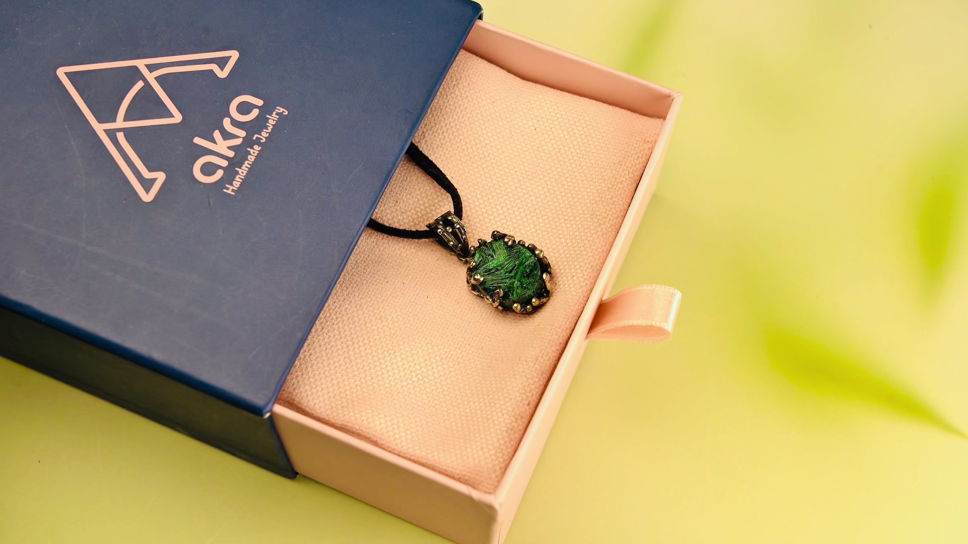 malachite necklace green gemstone pattern light reflection sterling silver pendant video
